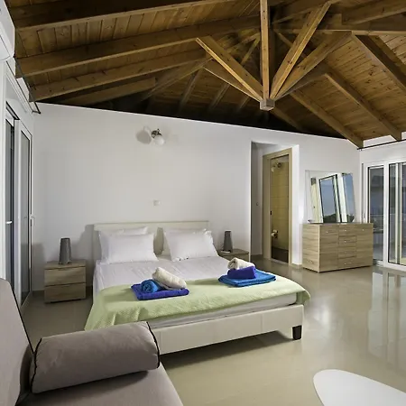 Hill & Sea View Apartment *