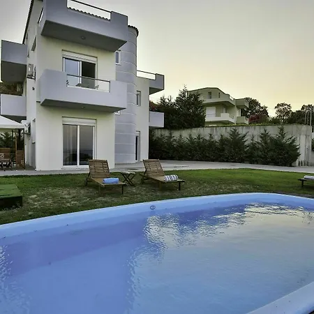 Hill & Sea View *